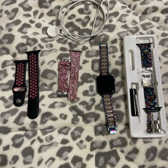 Apple Watch Series 4 - Picture 1 of 11